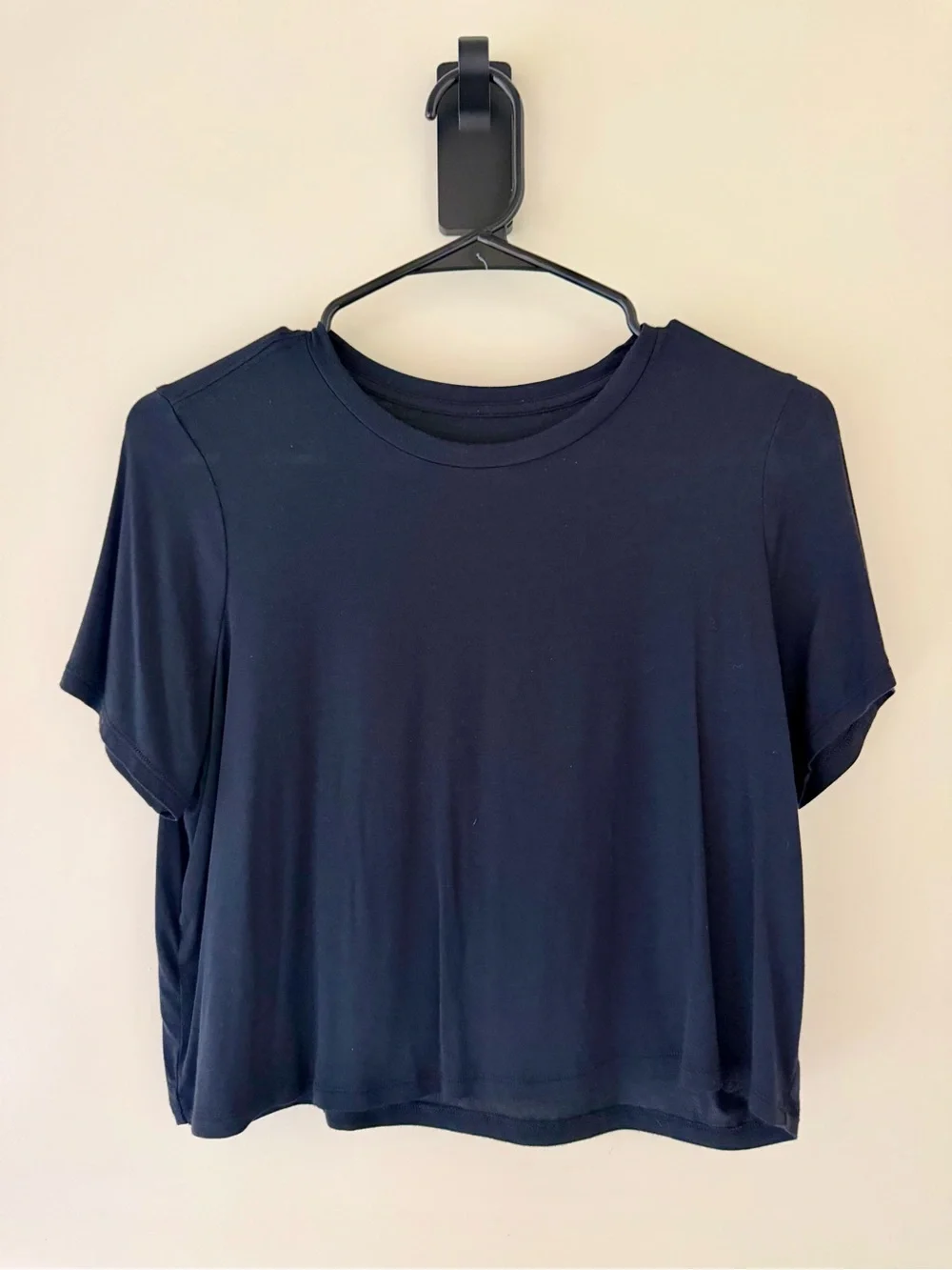 Alo Yoga Cropped All Day Short Sleeve Cropped Tee Black S
